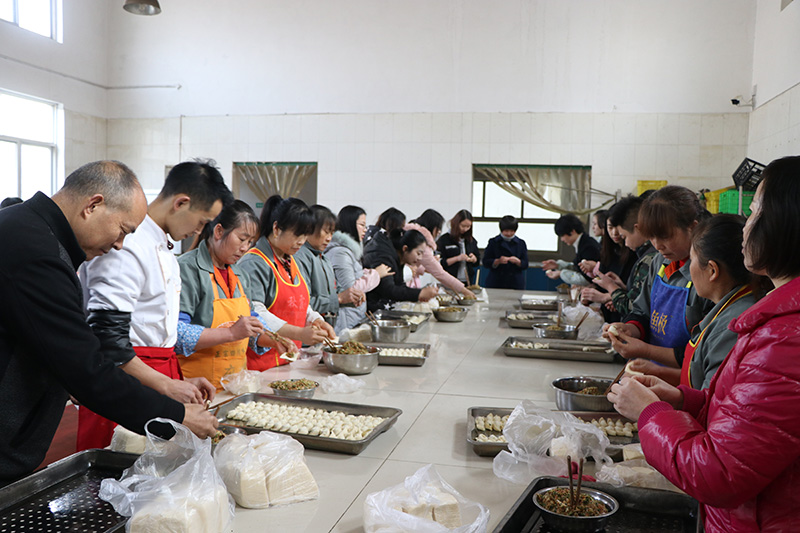 冬至餃子碗，陽晨人心暖